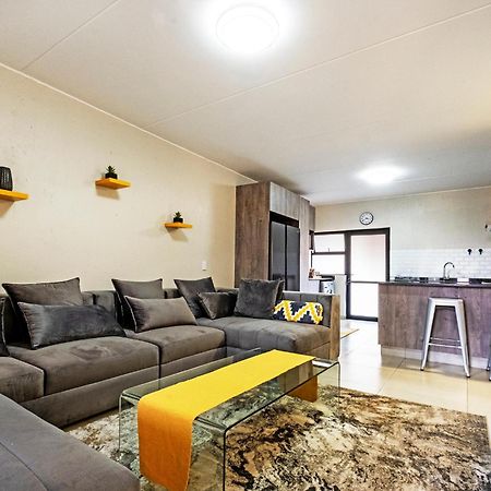 Appartamento Airport Heights Boksburg Esterno foto